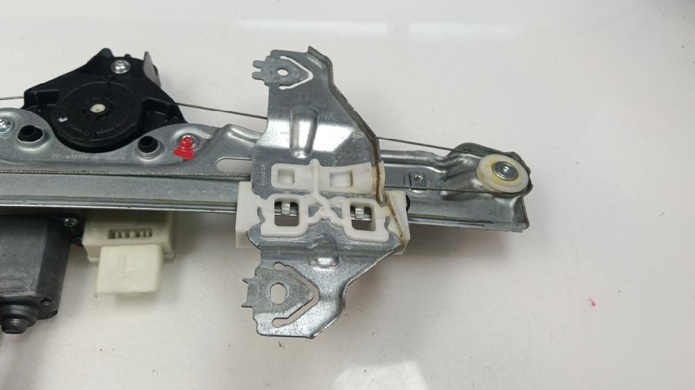 ELEVALUNAS TRASERO DERECHO NISSAN QASHQAI 1.3 MT 140CV