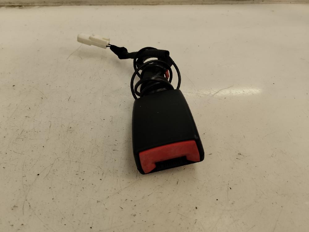 ANCLAJE CINTURON TRASERO DERECHO TOYOTA VERSO 2.0 D-4D MT 128CV