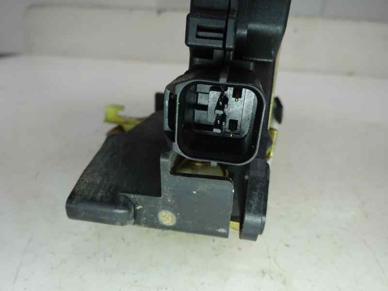 CERRADURA PUERTA DELANTERA DERECHA MITSUBISHI COLT 1.5 MT 95CV | 70KW