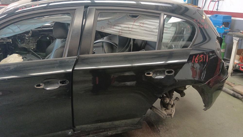 PUERTA TRASERA IZQUIERDA BMW SERIE 1 2.0 MT 122CV | 90KW