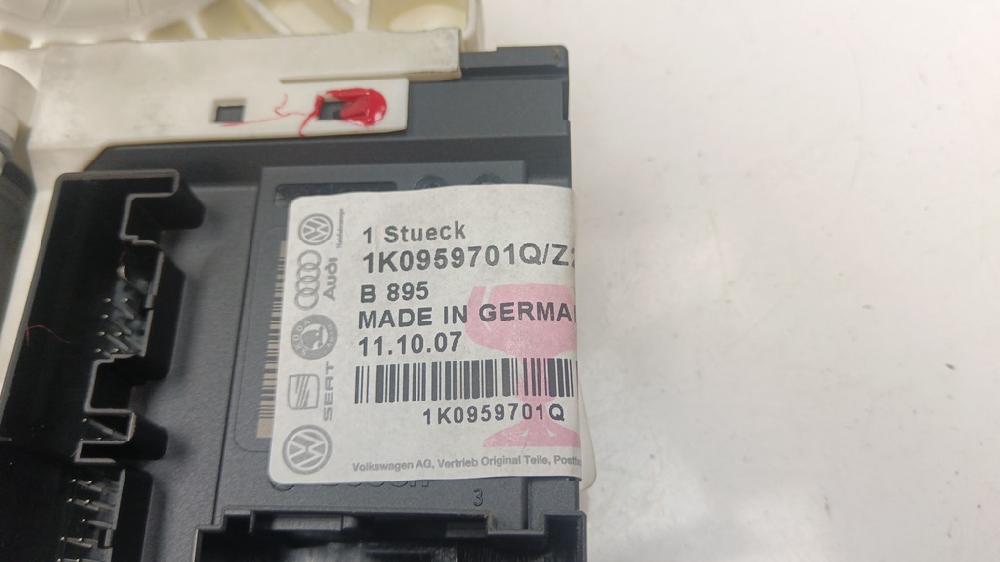 MOTOR ELEVALUNAS DELANTERO IZQUIERDO VOLKSWAGEN PASSAT 2.0 TDI DSG 140CV | 103KW