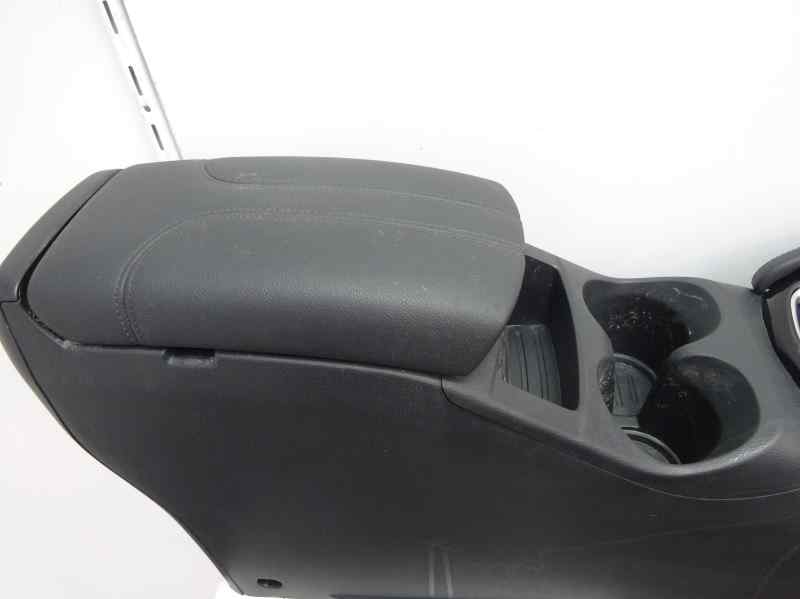 APOYABRAZOS CENTRAL NISSAN QASHQAI 1.3 MT 140CV | 103KW