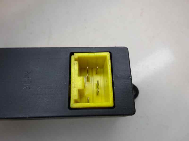 MANDO ELEVALUNAS TRASERO IZQUIERDO MITSUBISHI MONTERO SPORT 2.5 MT 115CV | 85KW
