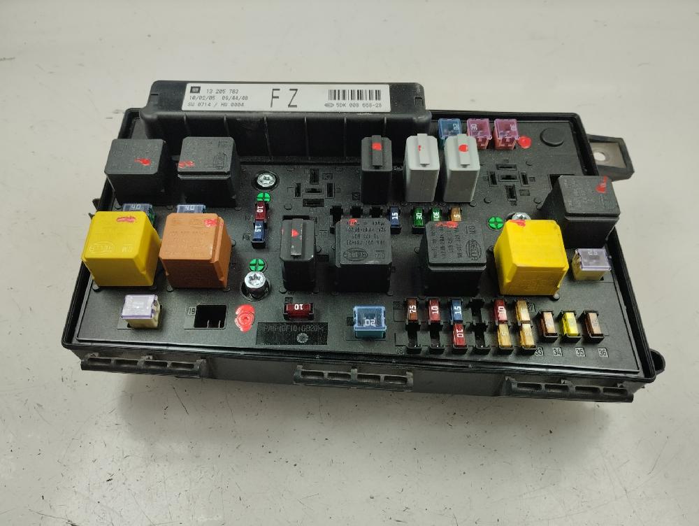 CAJA RELES FUSIBLES OPEL ASTRA 1.7 CDTI 6MT 100CV | 73KW