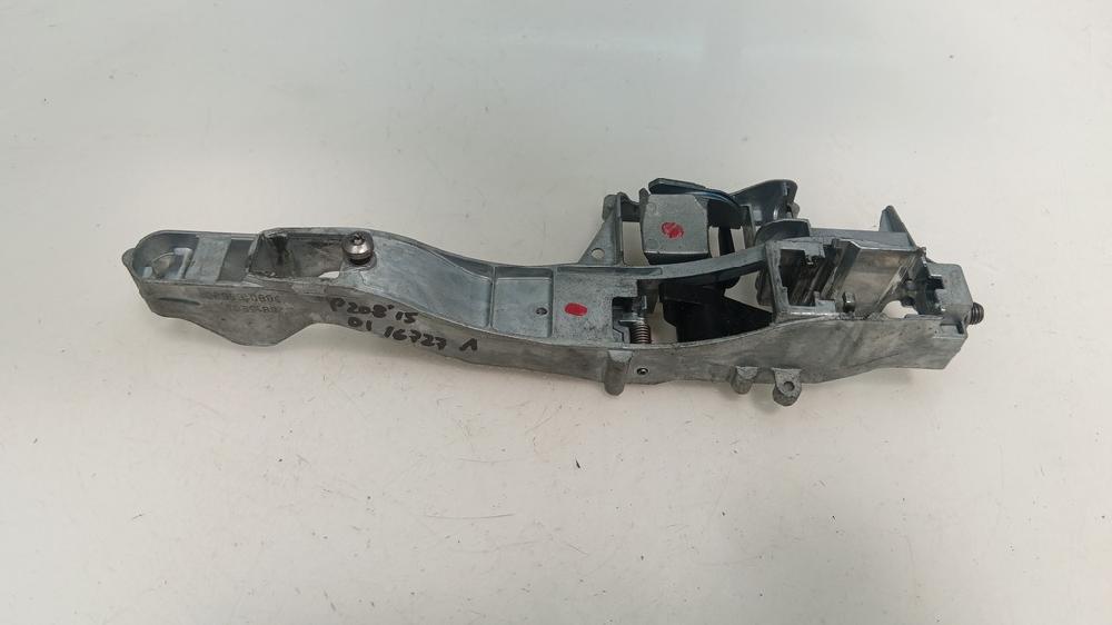 SOPORTE MANETA EXTERIOR DELANTERA IZQUIERDA PEUGEOT 208 1.2 VTI ETG 82CV