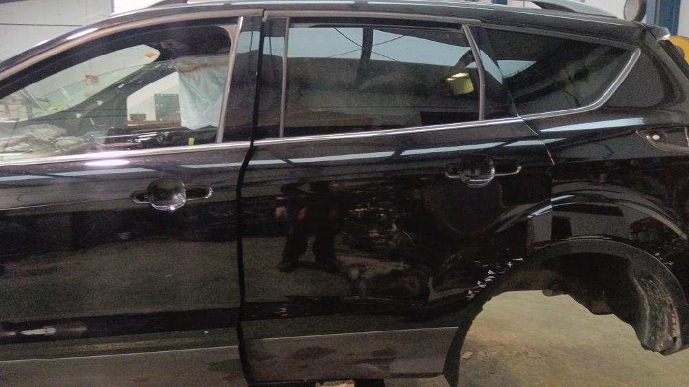 PUERTA TRASERA IZQUIERDA FORD KUGA 1.5 MT 120CV