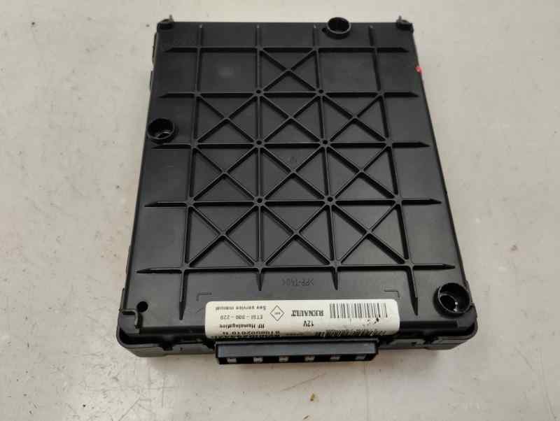 CAJA RELES FUSIBLES RENAULT SCENIC 1.9 DTI MT 80CV