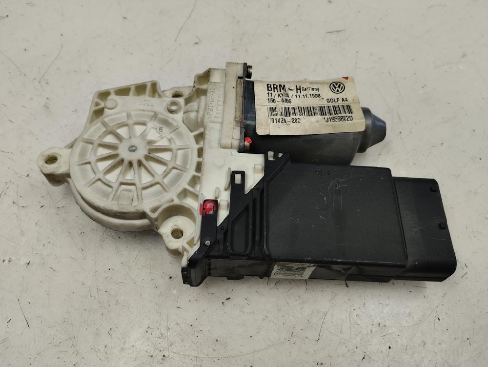 MOTOR ELEVALUNAS DELANTERO DERECHO VOLKSWAGEN GOLF 1998 1.9 TDI MT 110CV