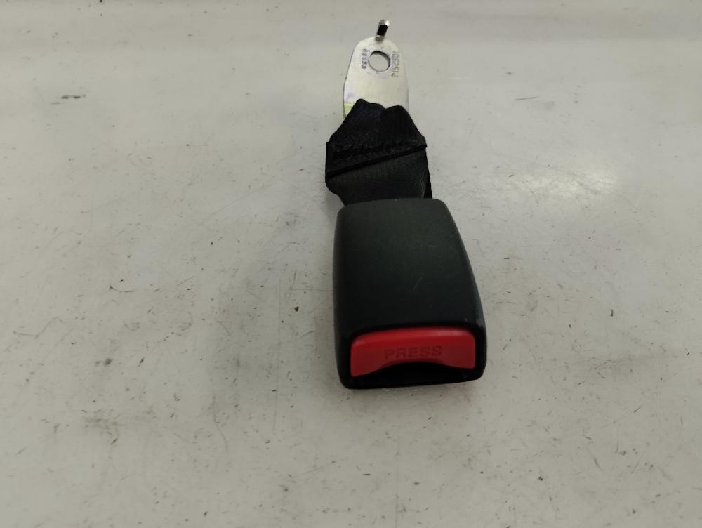 ANCLAJE CINTURON TRASERO IZQUIERDO MAZDA 3 2.2 CITD MT 150CV