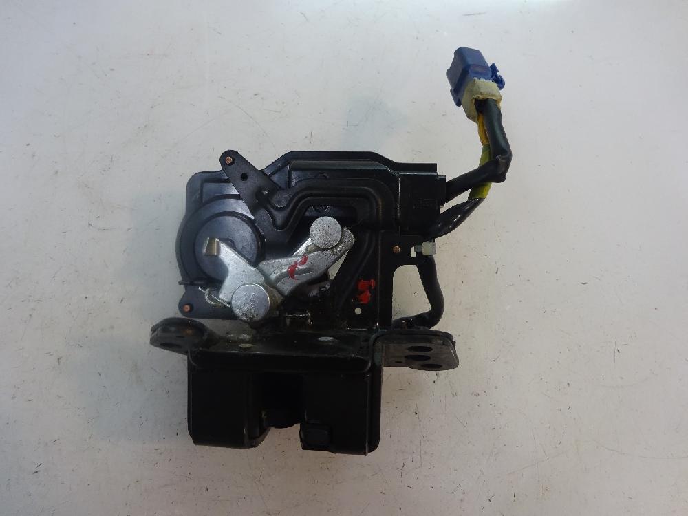 CERRADURA MALETERO PORTON TOYOTA YARIS 1.3 MT 87CV | 64KW