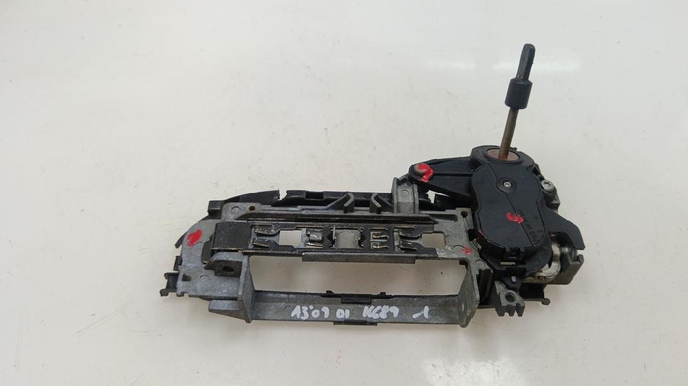 SOPORTE MANETA EXTERIOR DELANTERA IZQUIERDA AUDI A3 2.0 TDI DPF MT 140CV