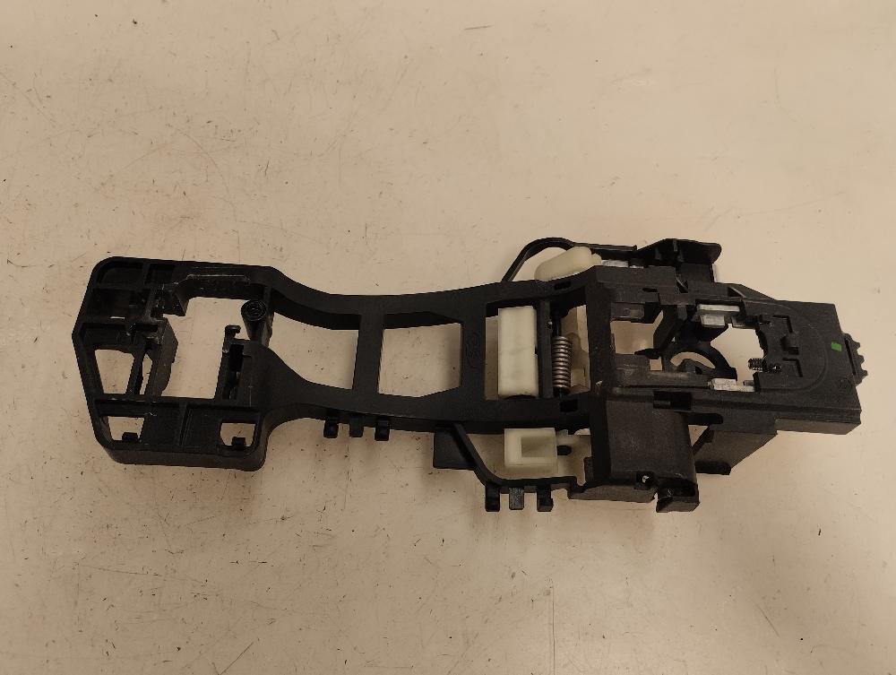 SOPORTE MANETA EXTERIOR PUERTA TRASERA DERECHA FORD KUGA 1.5 120CV | 88KW, GASOLINA, MT, ACCIONAMIENTO DELANTERO