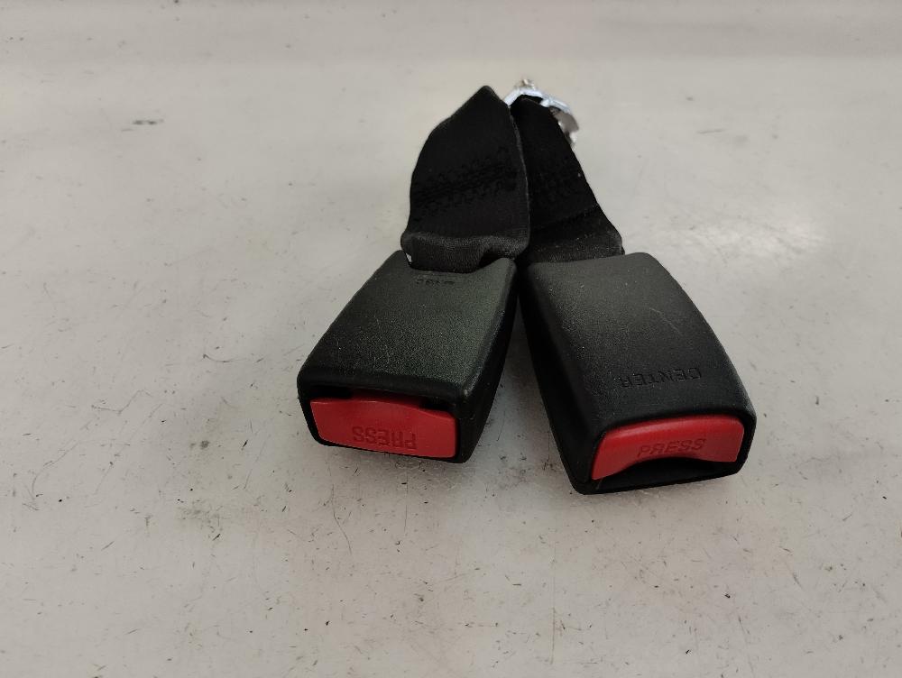 ANCLAJE CINTURON TRASERO DERECHO MAZDA 3 2.2 CITD MT 150CV