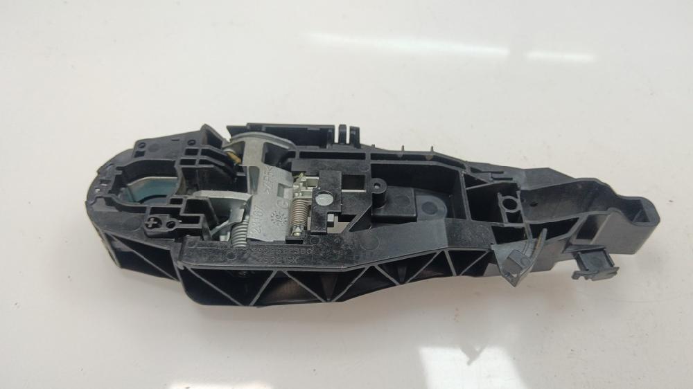 SOPORTE MANETA EXTERIOR DELANTERA IZQUIERDA CITROEN C4 CACTUS 1.2 MT 110CV | 81KW