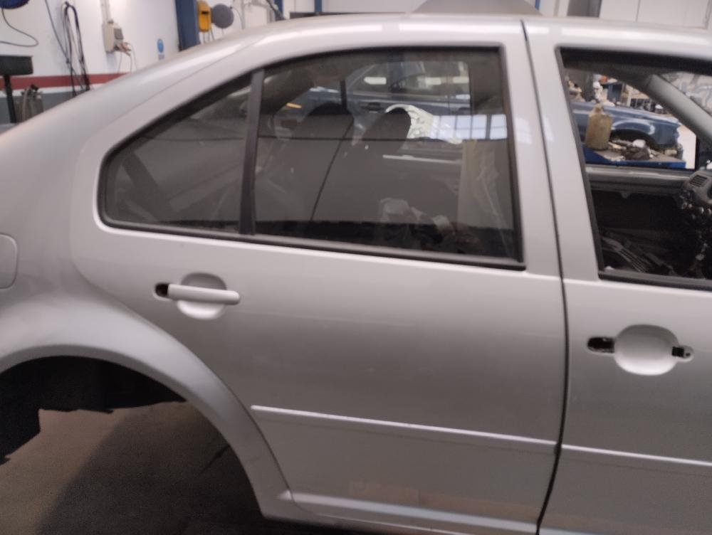 PUERTA TRASERA DERECHA VOLKSWAGEN BORA 1.6 16V MT 105CV | 77KW
