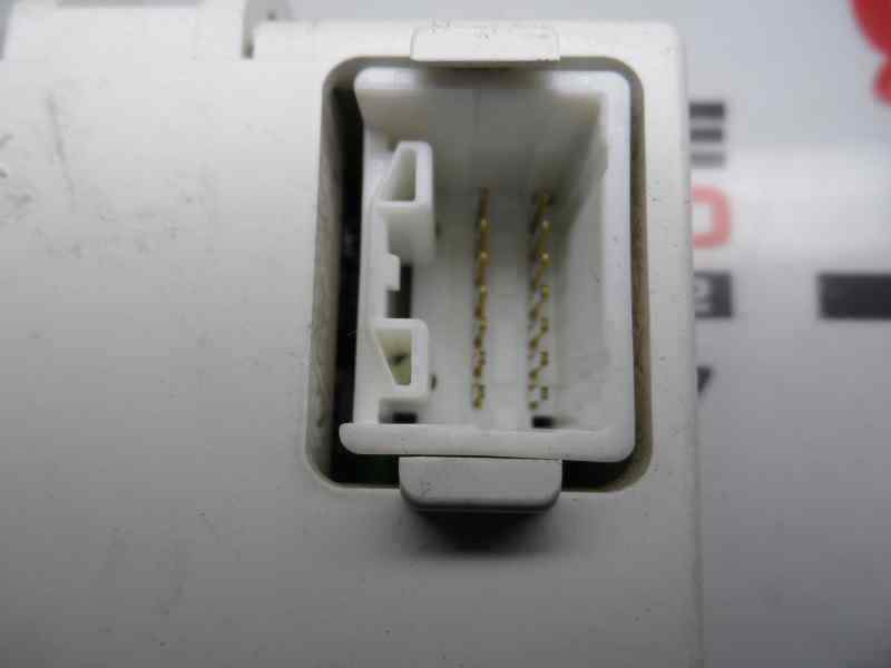 CAJA RELES FUSIBLES SUZUKI SWIFT 1.3 MT 70CV | 51KW