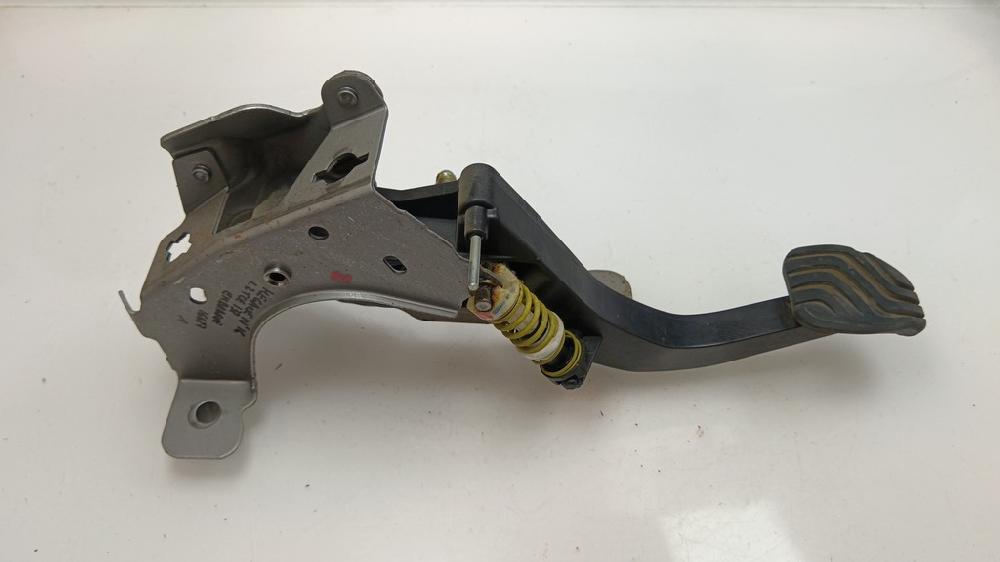 PEDAL EMBRAGUE RENAULT MEGANE 1.2 TCE MT 130CV | 97KW