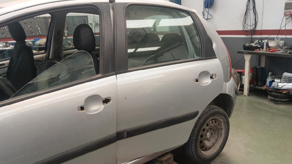 PUERTA TRASERA IZQUIERDA CITROEN C3 1.4 HDI MT 70CV
