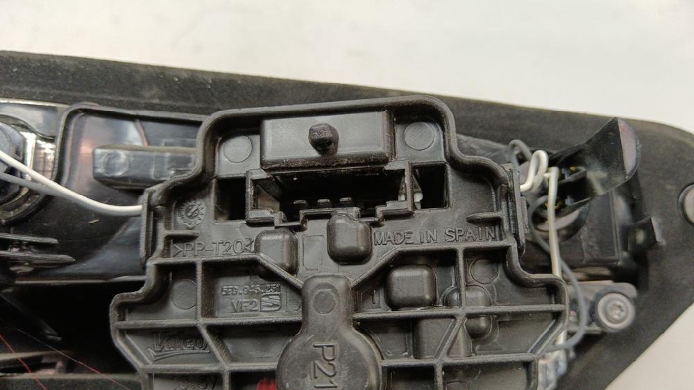 PILOTO TRASERO DERECHO INTERIOR SEAT LEON 1.6 115CV TRANSMISION AUTOMATICA, DIESEL