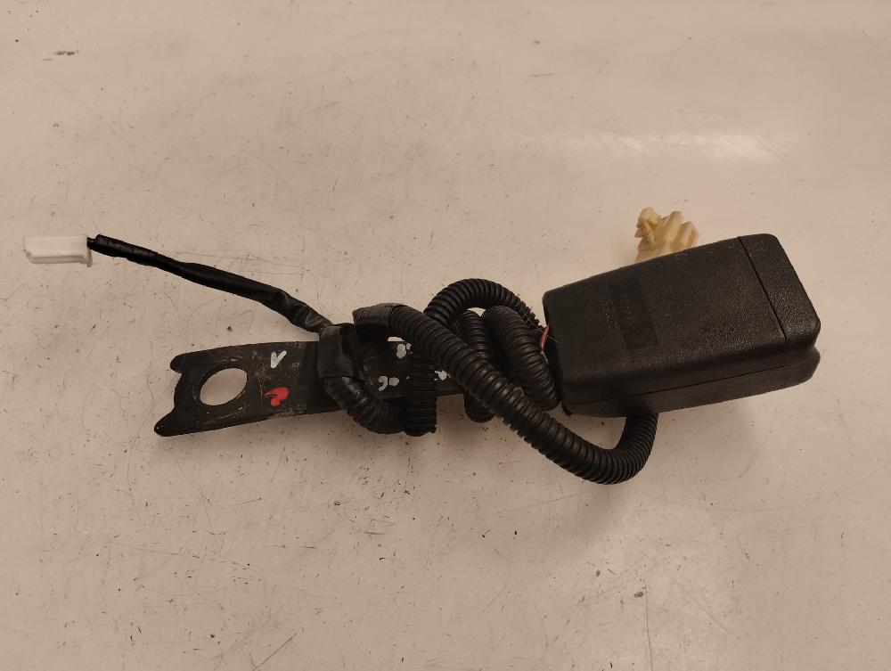 ANCLAJE CINTURON DELANTERO DERECHO TOYOTA COROLLA 1.6 MT 110CV | 81KW