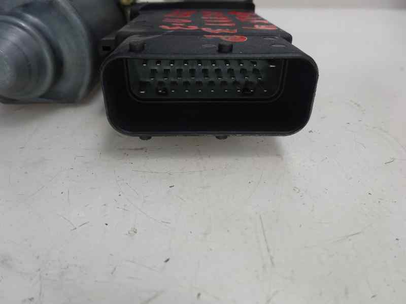 MOTOR ELEVALUNAS DELANTERO DERECHO VOLKSWAGEN GOLF 1.4 MT 75CV