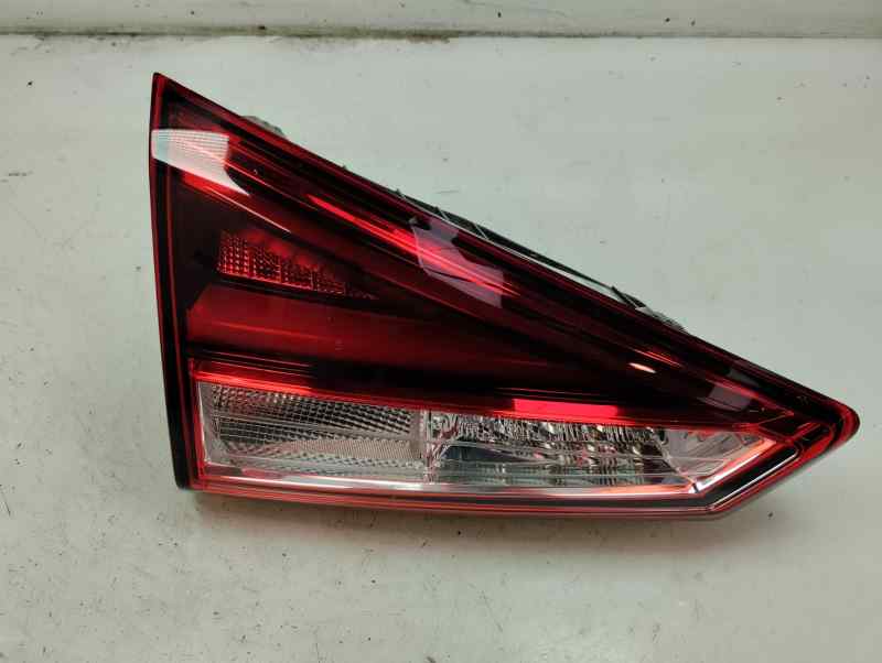 PILOTO TRASERO IZQUIERDO INTERIOR SEAT ARONA 1.0 AMT 110CV | 81KW