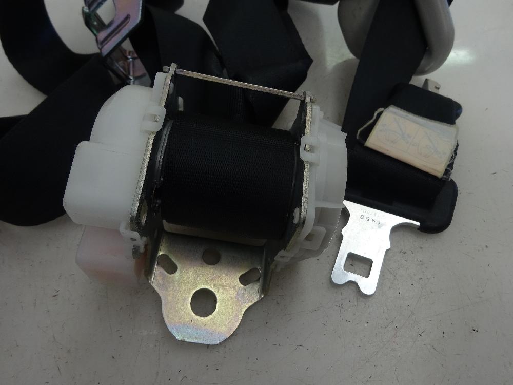 CINTURON SEGURIDAD TRASERO CENTRAL TOYOTA YARIS 1.0 MT 69CV