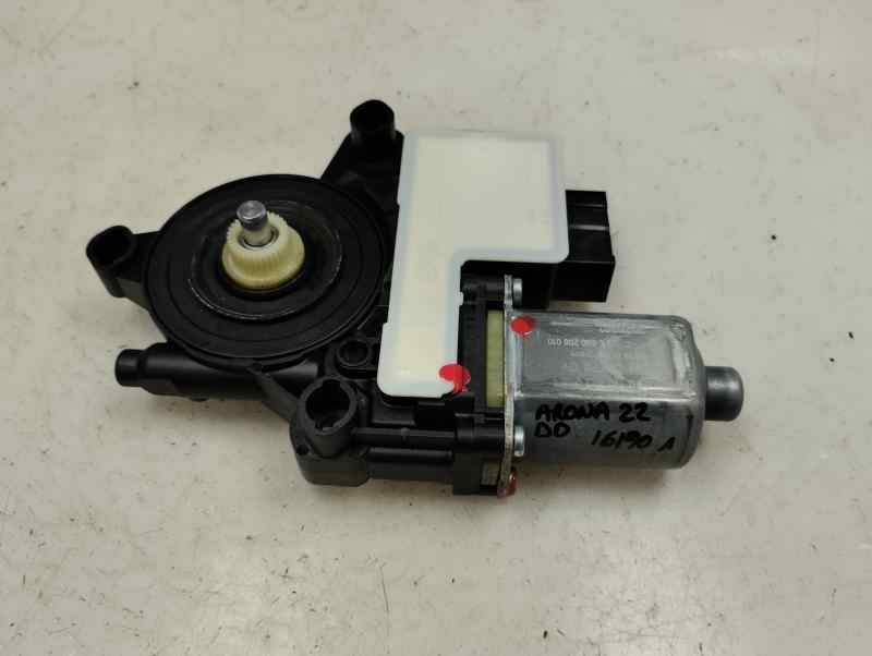 MOTOR ELEVALUNAS DELANTERO DERECHO SEAT ARONA 1.0 AMT 110CV | 81KW