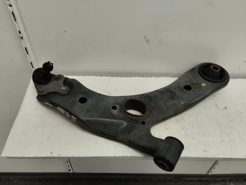 BRAZO SUSPENSION INFERIOR DELANTERO DERECHO TOYOTA VERSO 1.6 MT 133CV