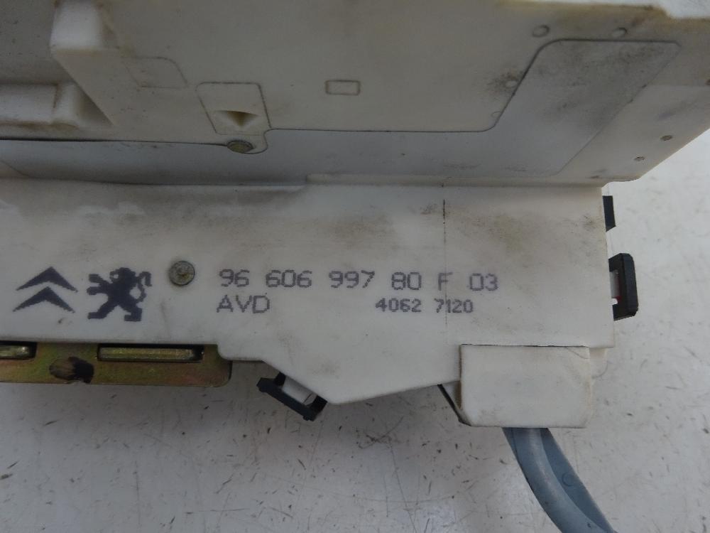 CERRADURA PUERTA DELANTERA DERECHA CITROEN C4 1.6 HDI MT 90CV