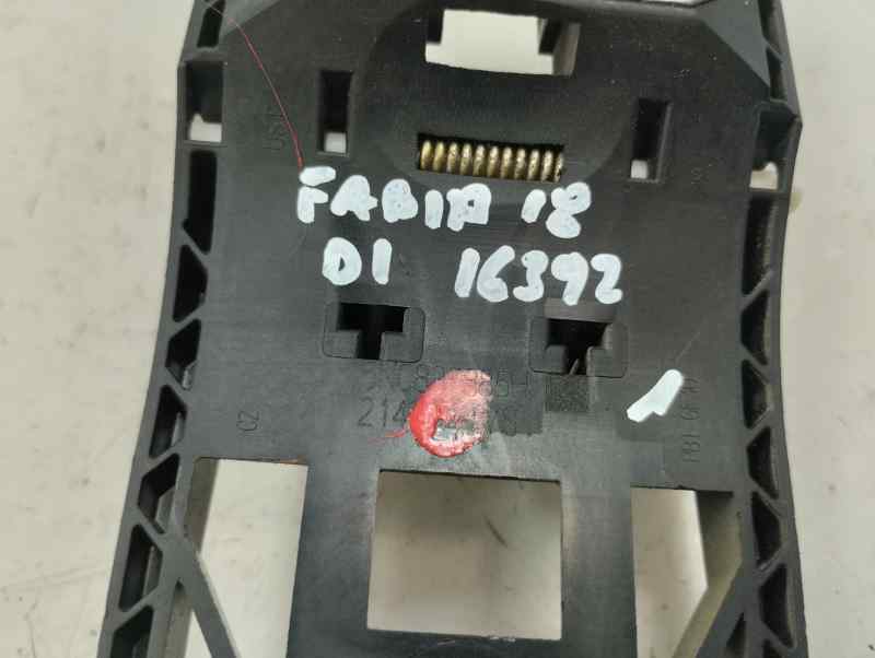 SOPORTE MANETA EXTERIOR DELANTERA IZQUIERDA SKODA FABIA 1.0 MT 75CV