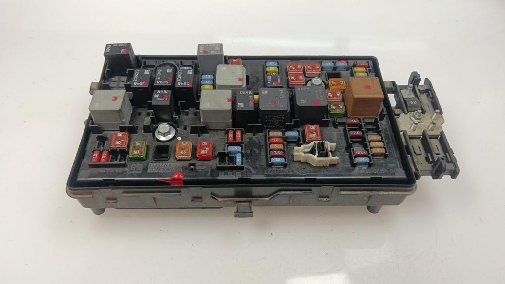 CAJA RELES FUSIBLES OPEL INSIGNIA 2.0 CDTI MT 130CV