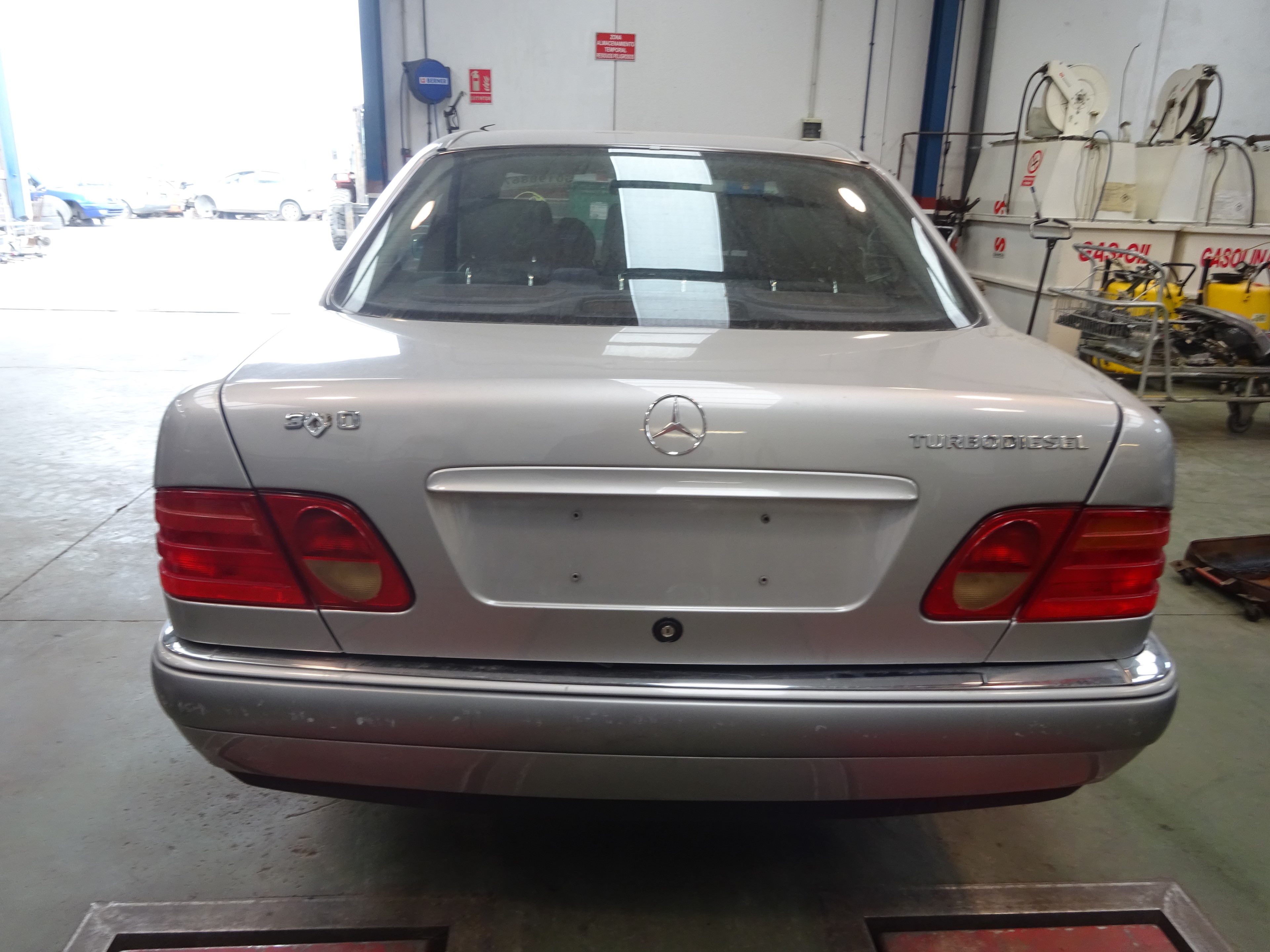 ELEVALUNAS TRASERO IZQUIERDO MERCEDES BENZ CLASE E 1999 3.0 E 300 TD 5G-TRONIC 177CV