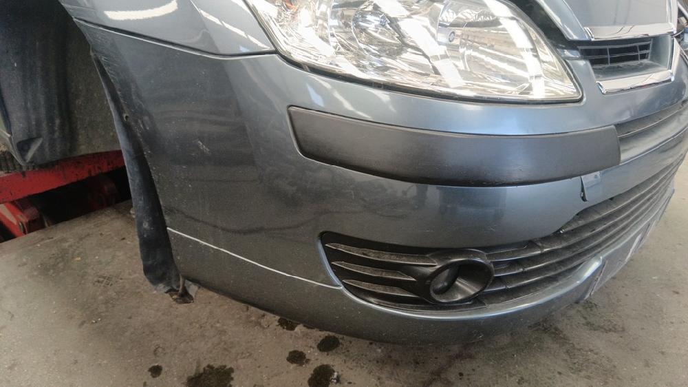 PARAGOLPES DELANTERO CITROEN C4 1.4 MT 88CV | 65KW