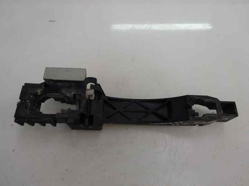 SOPORTE MANETA EXTERIOR PUERTA TRASERA DERECHA NISSAN NAVARA FRONTIER 2007 2.5 DCI MT 174CV | 128KW