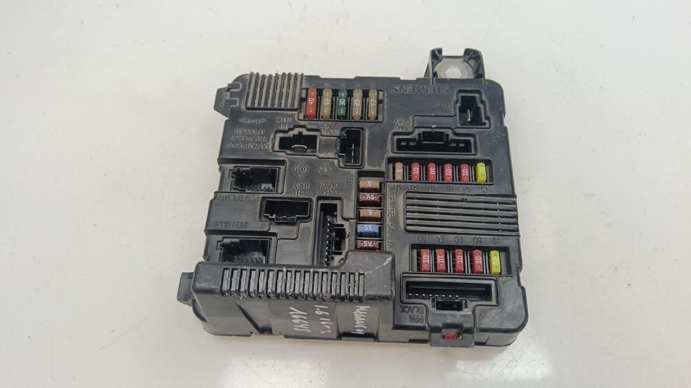CAJA RELES FUSIBLES RENAULT MEGANE 1.6 MT 113CV