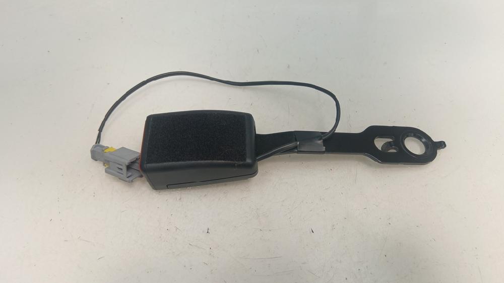 ANCLAJE CINTURON DELANTERO DERECHO PEUGEOT 208 1.2 MT 110CV | 81KW