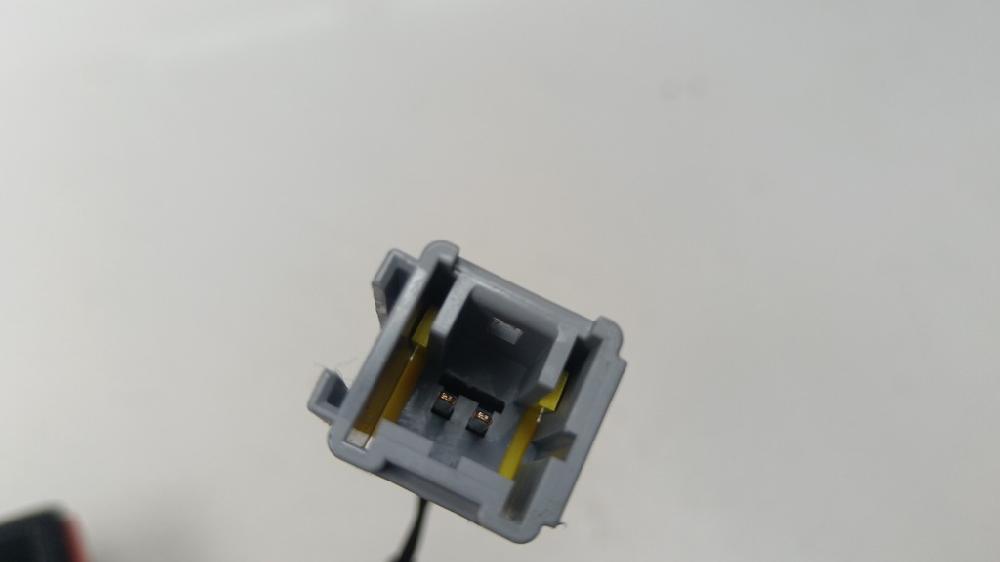 ANCLAJE CINTURON DELANTERO DERECHO PEUGEOT 208 1.2 VTI ETG 82CV