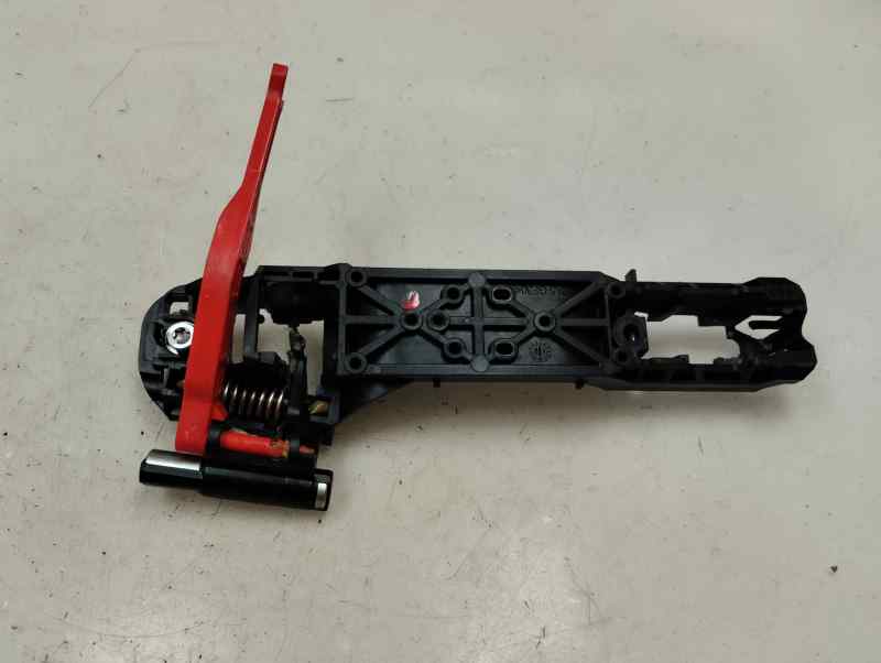 SOPORTE MANETA EXTERIOR PUERTA TRASERA DERECHA TOYOTA YARIS 1.0 MT 72CV | 53KW