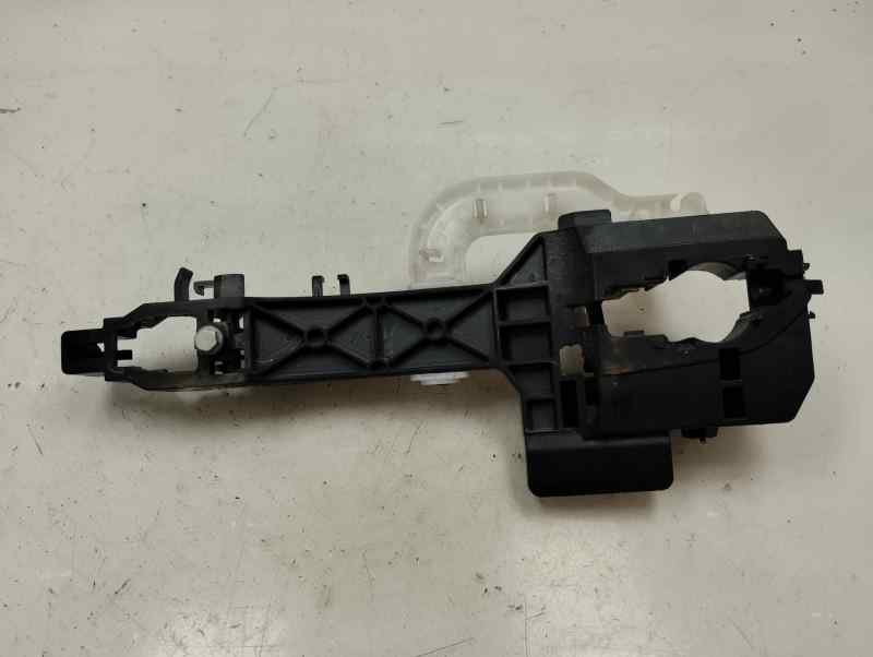 SOPORTE MANETA EXTERIOR DELANTERA IZQUIERDA HYUNDAI TUCSON 1.7 MT 115CV