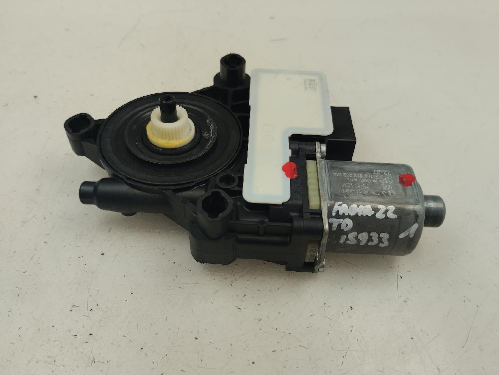 MOTOR ELEVALUNAS TRASERO DERECHO SKODA FABIA 1.0 TSI MT 95CV