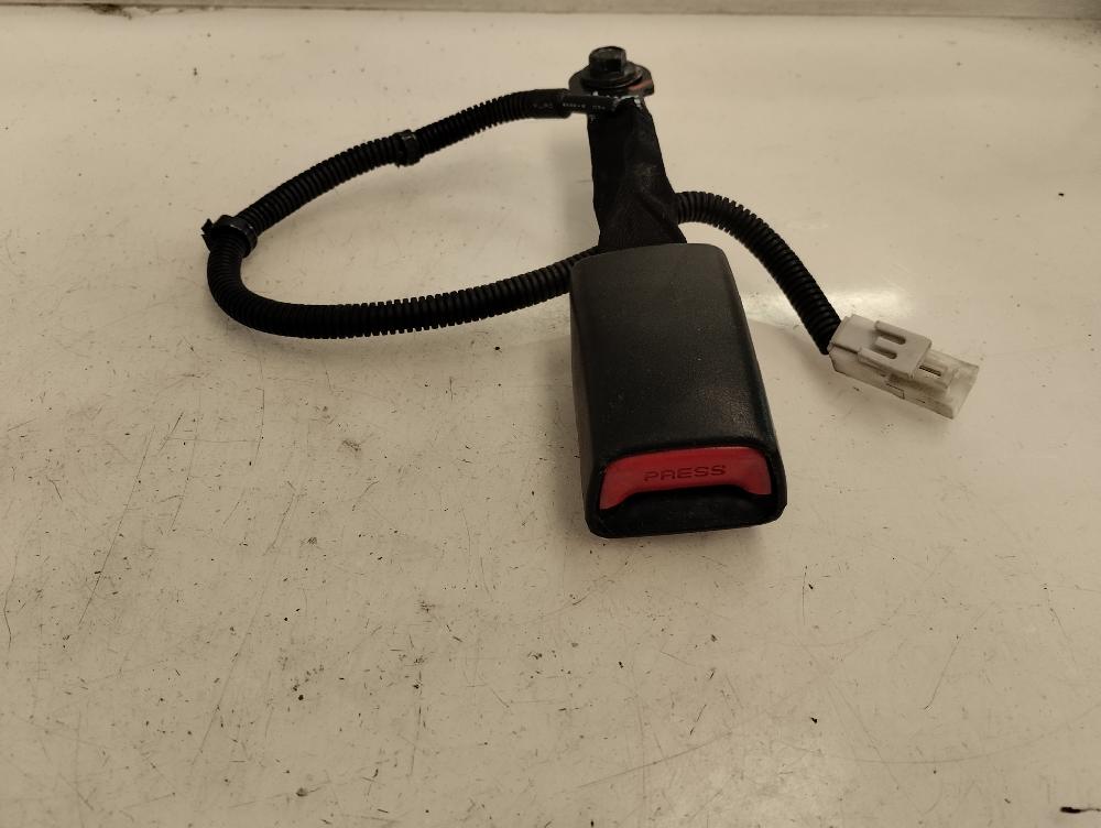 ANCLAJE CINTURON DELANTERO IZQUIERDO HYUNDAI I30 1.6 MT 122CV | 90KW