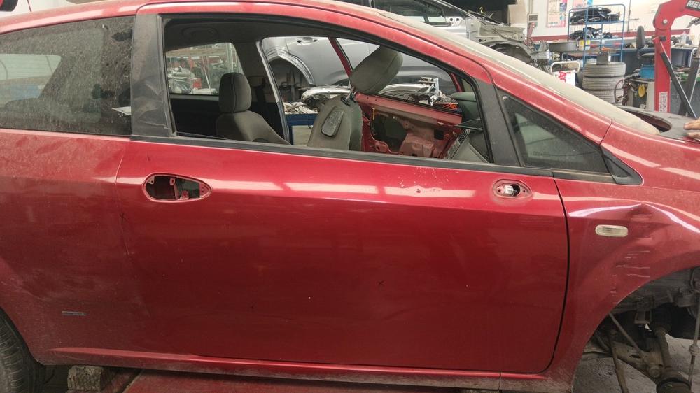 PUERTA DELANTERA DERECHA FIAT GRANDE PUNTO 1.3 MULTIJET 16V 5 MT 75CV