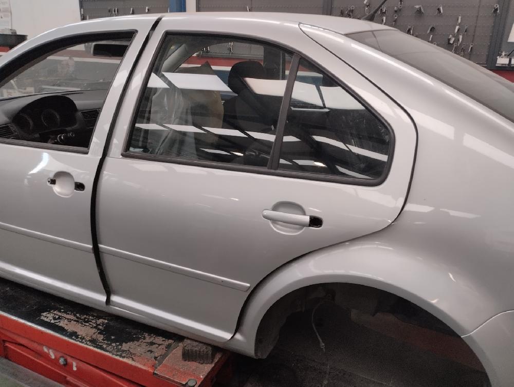 PUERTA TRASERA IZQUIERDA VOLKSWAGEN BORA 1.6 16V MT 105CV | 77KW