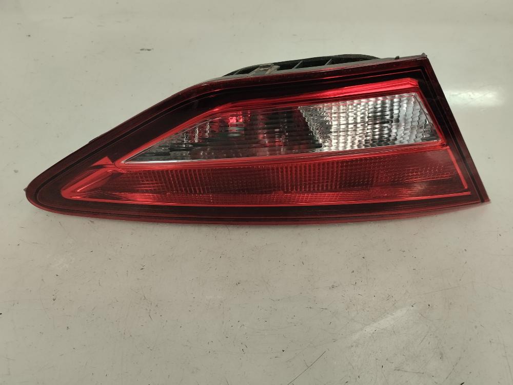PILOTO TRASERO IZQUIERDO INTERIOR SEAT LEON 1.5 130CV MT