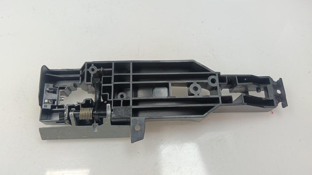 SOPORTE MANETA EXTERIOR PUERTA TRASERA DERECHA NISSAN QASHQAI 2018 1.3 MT 140CV