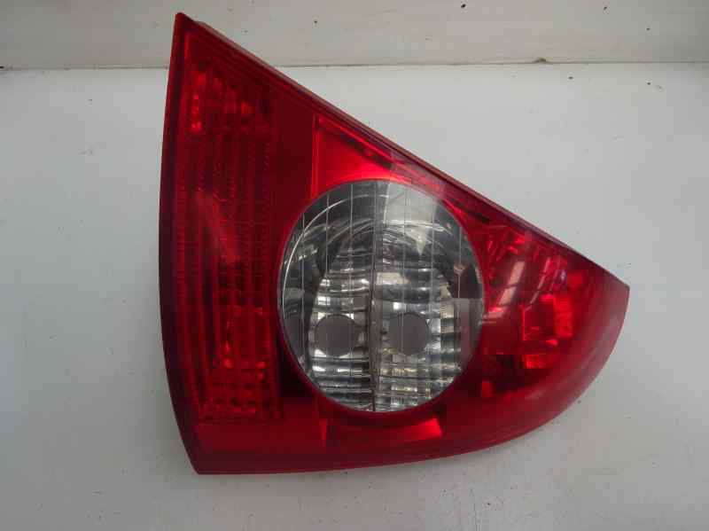 PILOTO TRASERO DERECHO RENAULT CLIO 1998 1.6 MT 90CV | 66KW