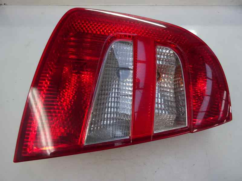 PILOTO TRASERO IZQUIERDO SKODA FABIA 1.9 SDI MT 64CV