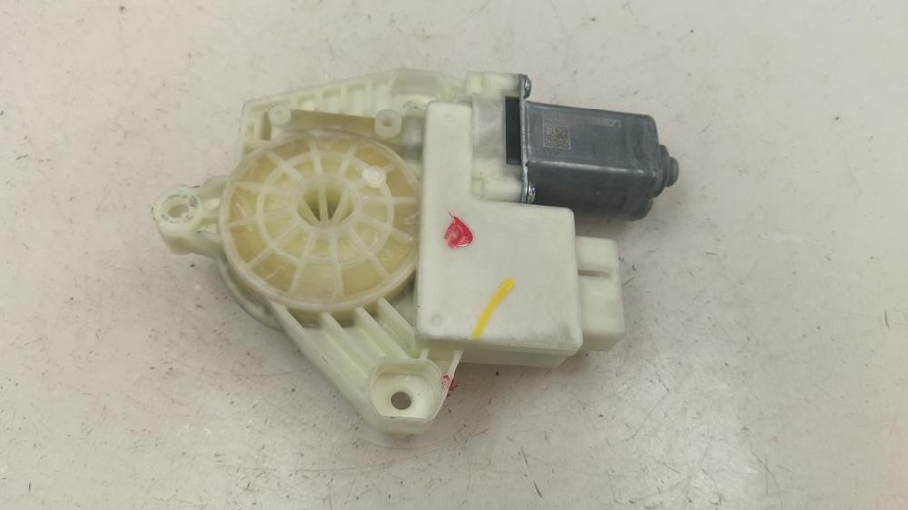 MOTOR ELEVALUNAS DELANTERO IZQUIERDO SKODA FABIA 1.4 MT 90CV | 66KW