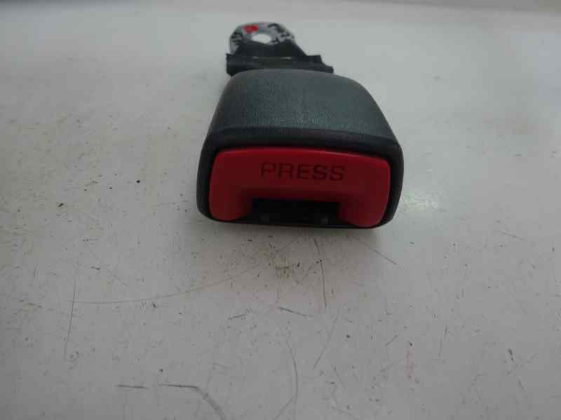 ANCLAJE CINTURON TRASERO IZQUIERDO PEUGEOT 107 1.0 MT 68CV | 50KW